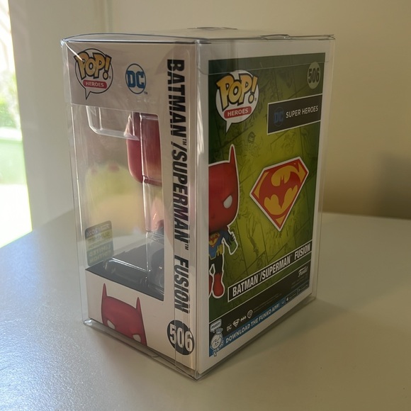 SDCC 2024 Batman/Superman Fusion Funko pop - Picture 2 of 4
